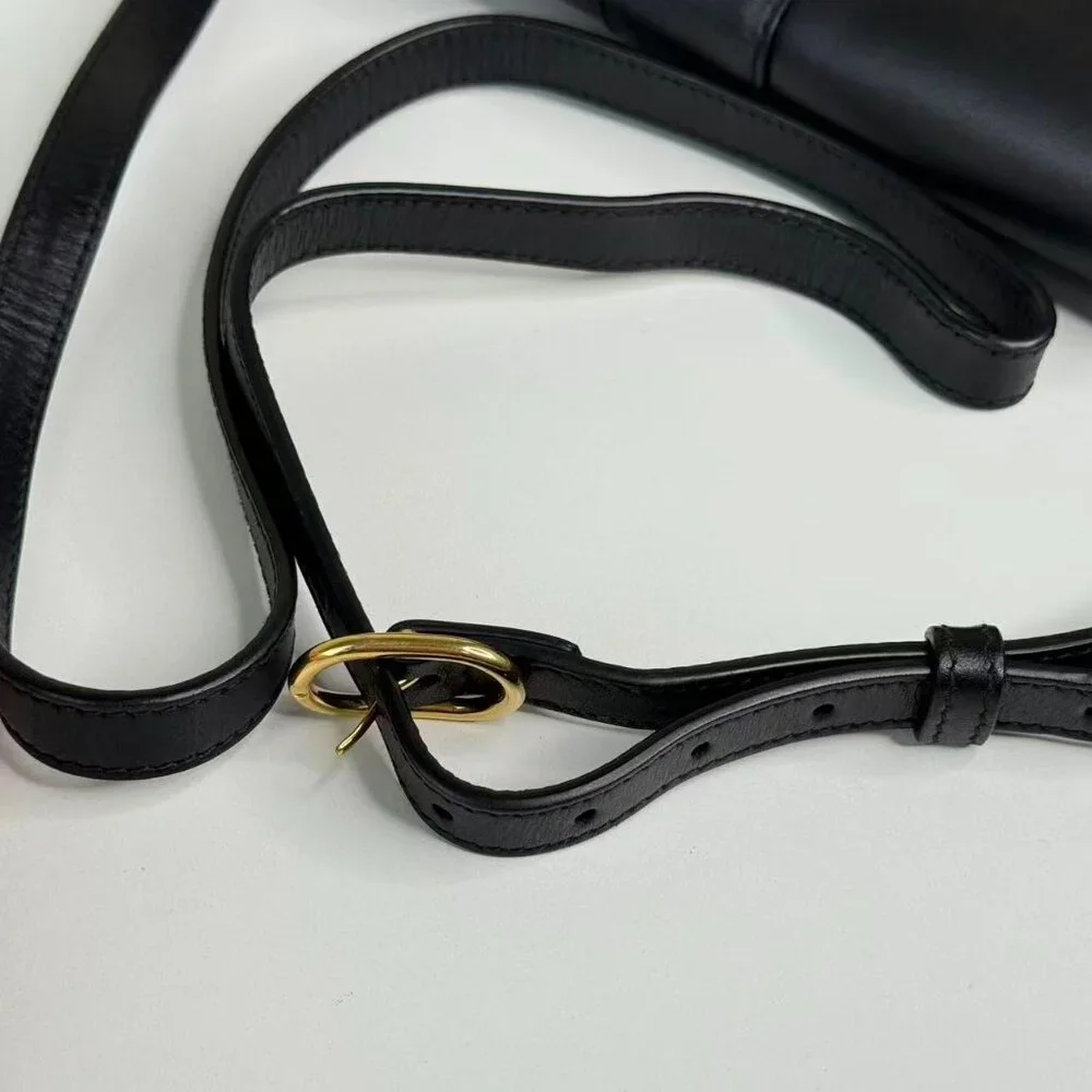 Gucci GG Logo Black Leather Crossbody Bag with Gold Hardware - Picture 8 of 9